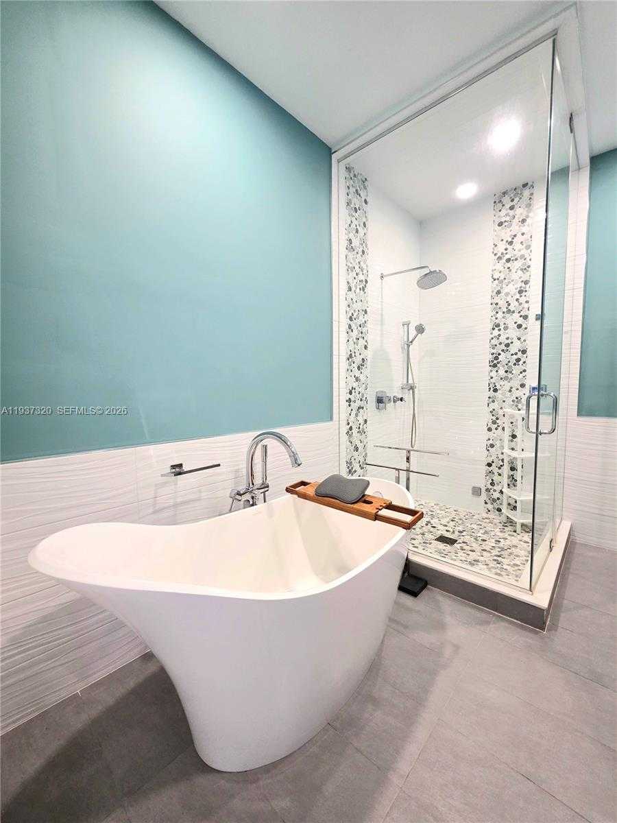 Small Image of 310 POINCIANA DR #802, Sunny Isles Beach Number 34