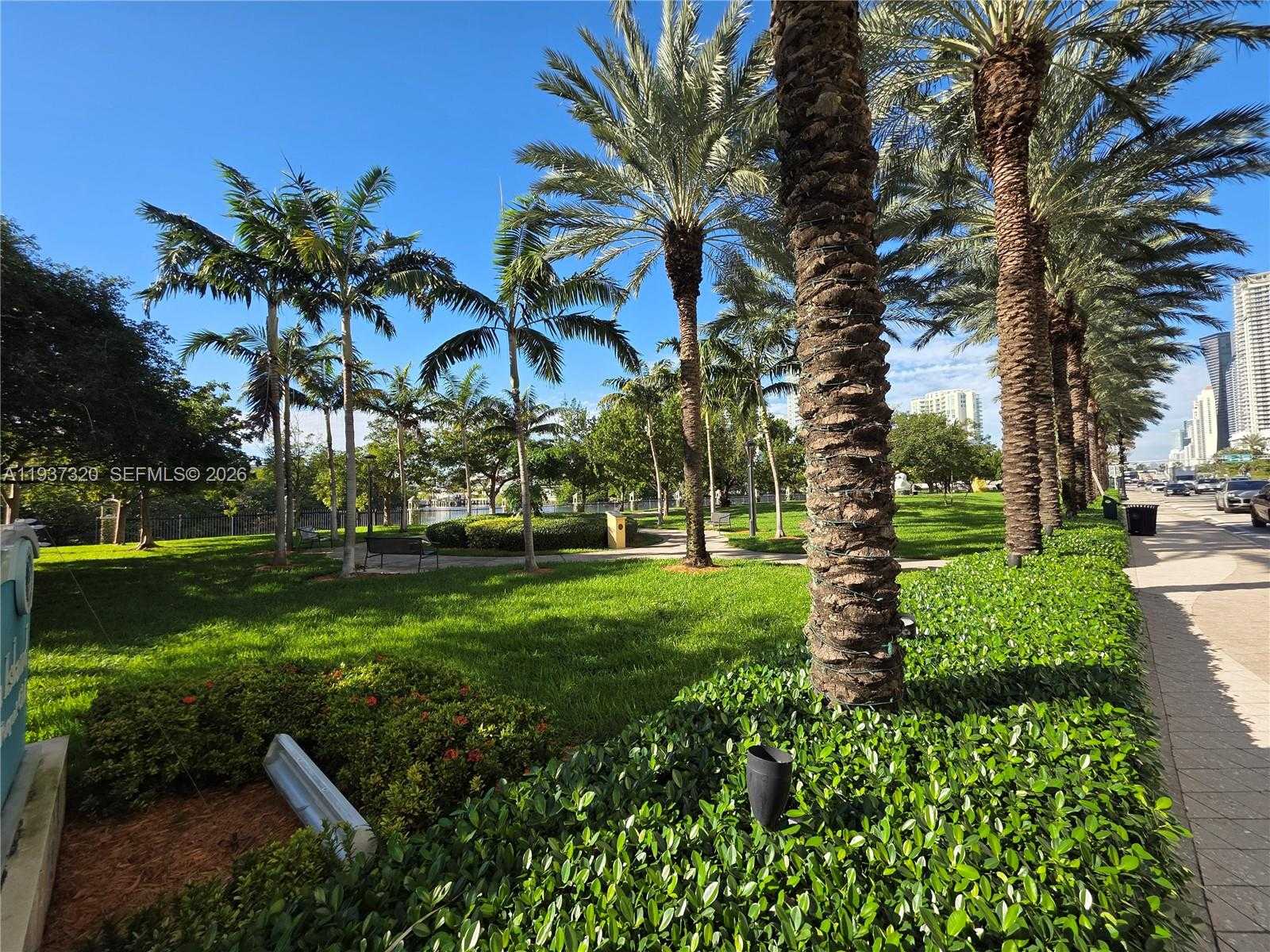 Small Image of 310 POINCIANA DR #802, Sunny Isles Beach Number 4