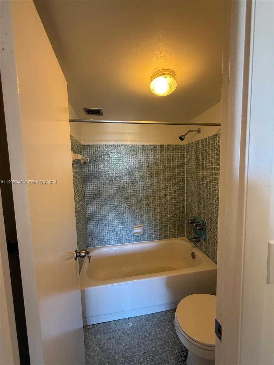 Small Image of 16740 NORTH EAST 9TH AVE #405, North Miami Beach Number 17