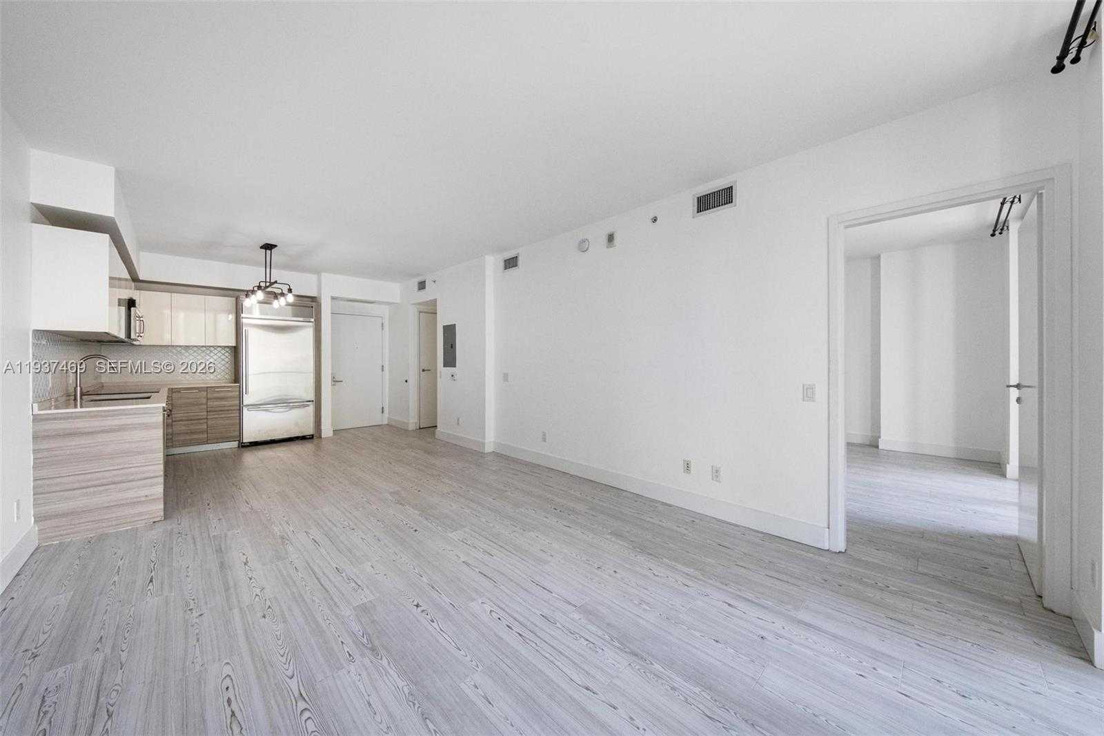 Small Image of 1300 BRICKELL BAY DR #704, Miami Number 8