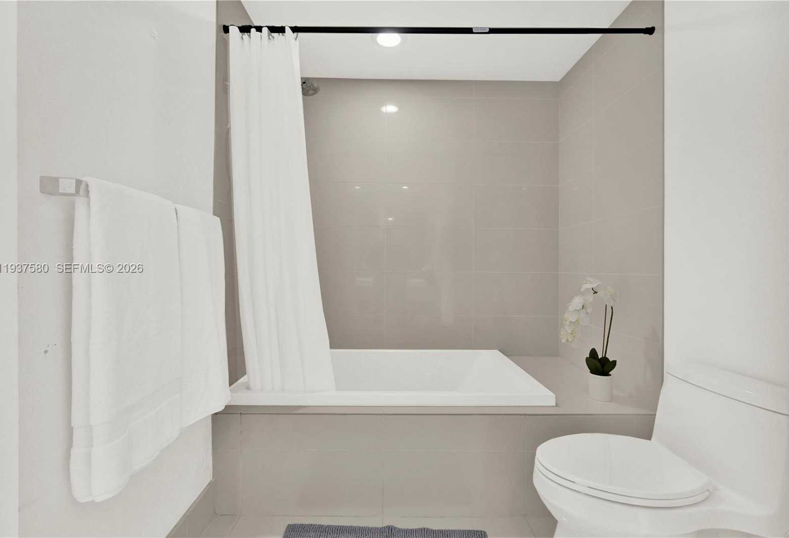 Small Image of 45 SOUTH WEST 9TH ST #1609, Miami Number 16