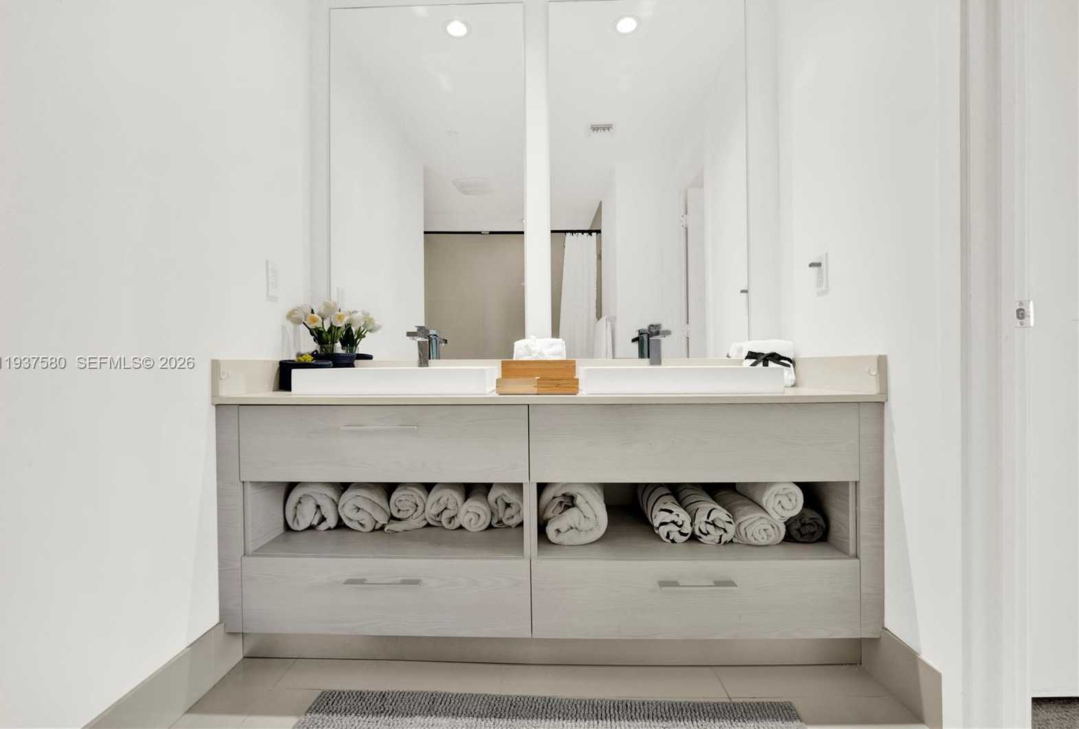 Small Image of 45 SOUTH WEST 9TH ST #1609, Miami Number 17