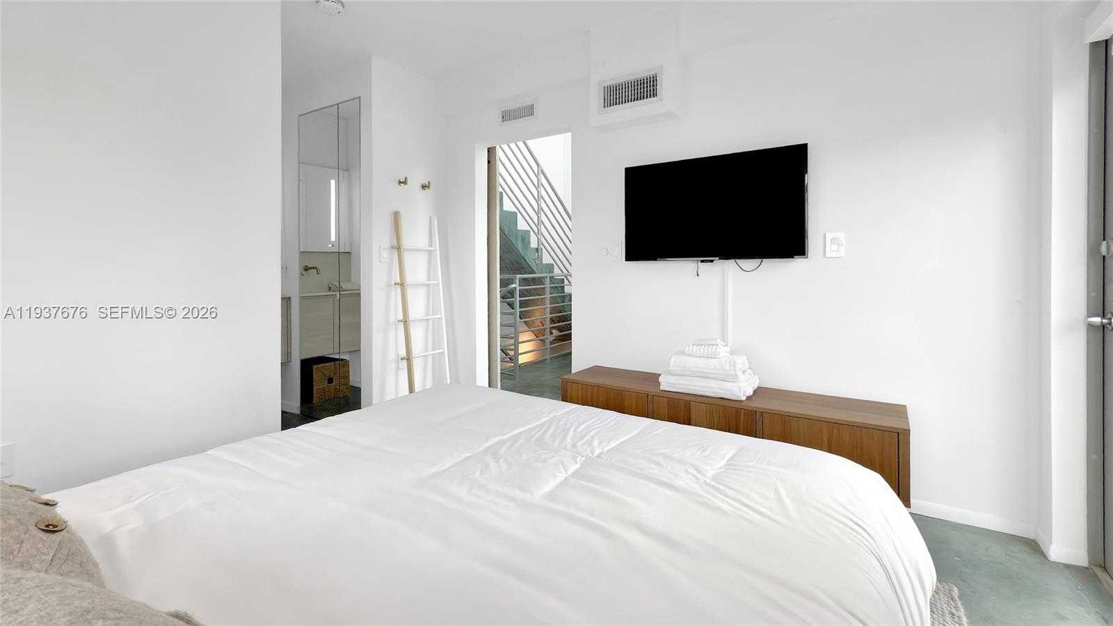 Small Image of 734 MICHIGAN AVE #7, Miami Beach Number 19