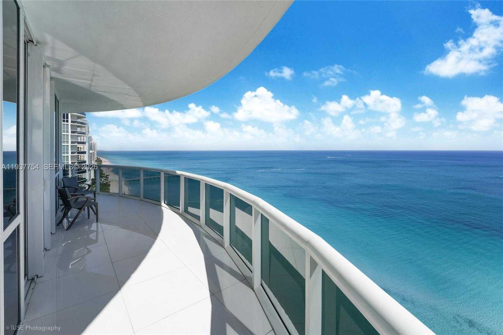Small Image of 15901 COLLINS AVE #2701, Sunny Isles Beach Number 4