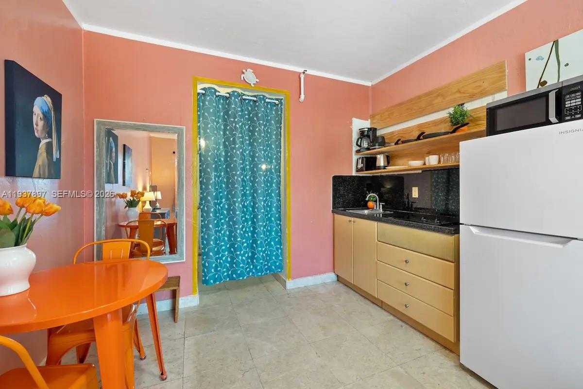Small Image of 255 WEST 24TH ST #234, Miami Beach Number 4