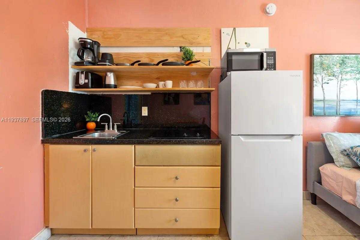 Small Image of 255 WEST 24TH ST #234, Miami Beach Number 6