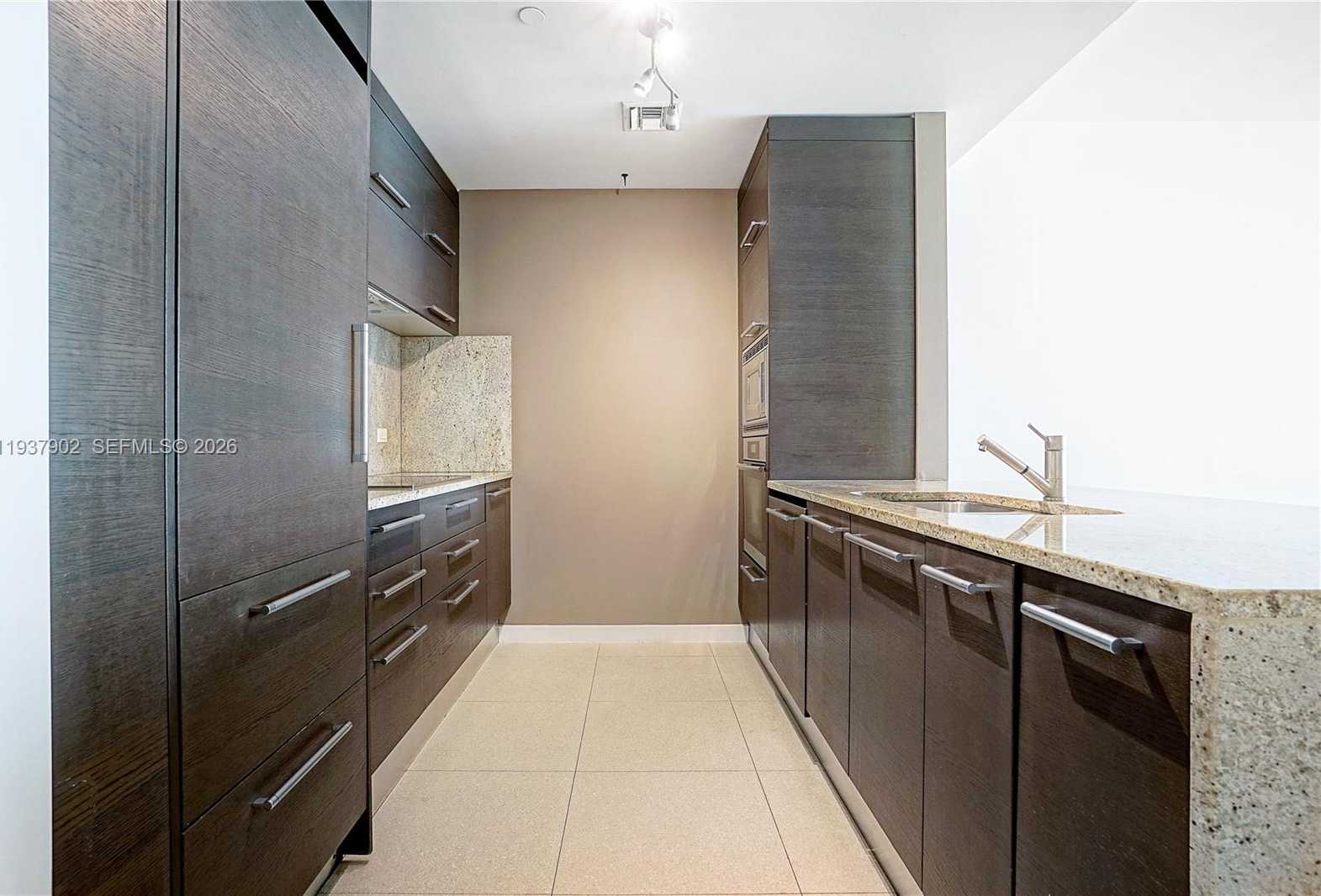 Small Image of 900 BISCAYNE BLVD #2910, Miami Number 4