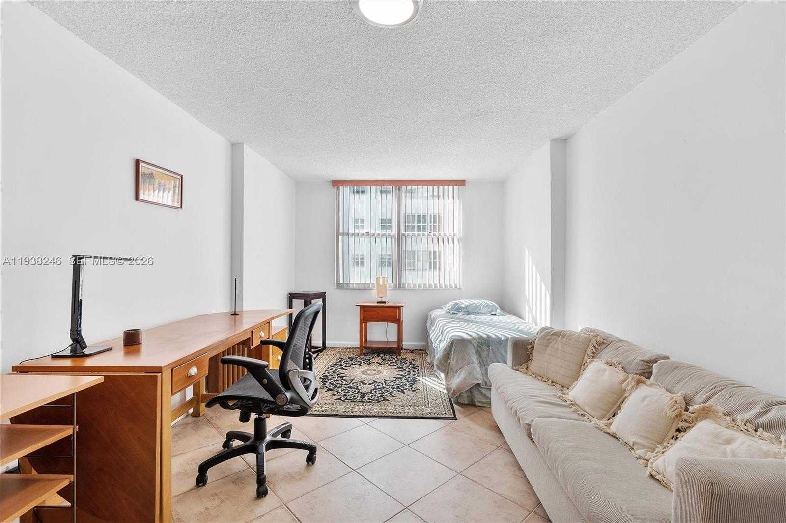 Small Image of 6039 COLLINS AVE #1104, Miami Beach Number 11