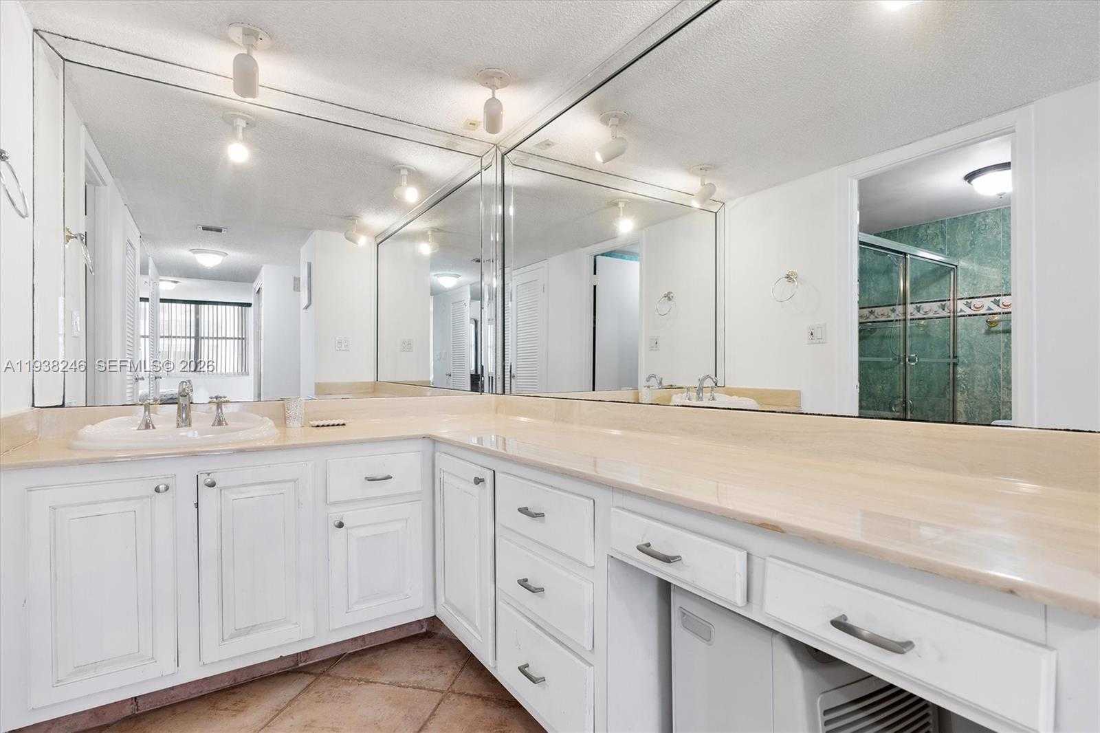 Small Image of 6039 COLLINS AVE #1104, Miami Beach Number 18