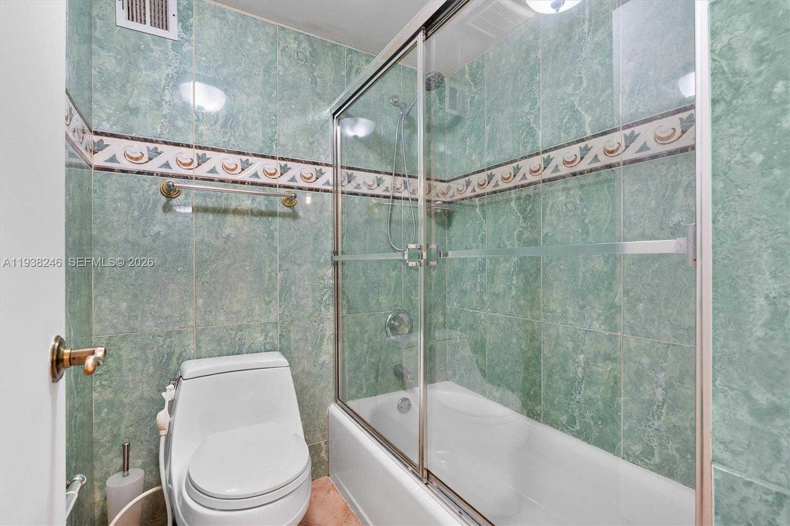 Small Image of 6039 COLLINS AVE #1104, Miami Beach Number 19