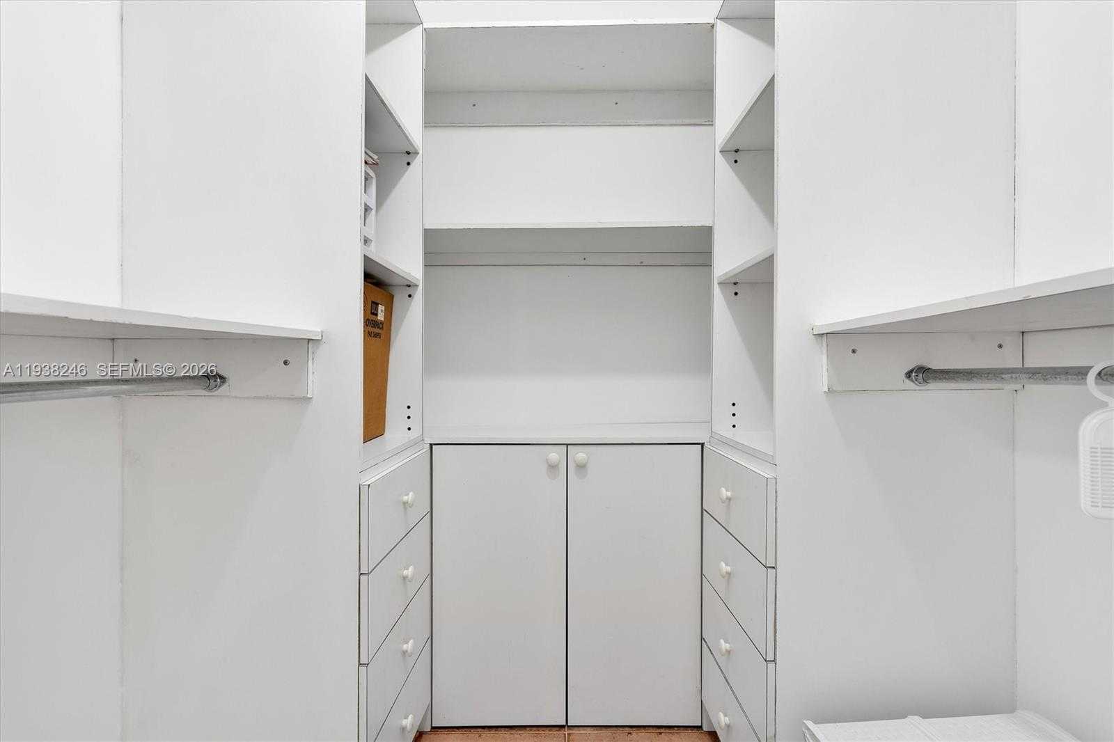 Small Image of 6039 COLLINS AVE #1104, Miami Beach Number 20