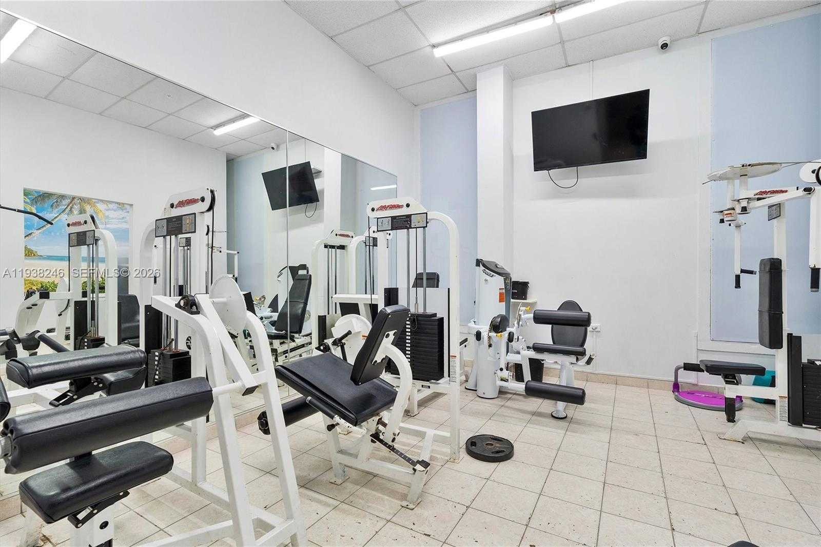 Small Image of 6039 COLLINS AVE #1104, Miami Beach Number 31