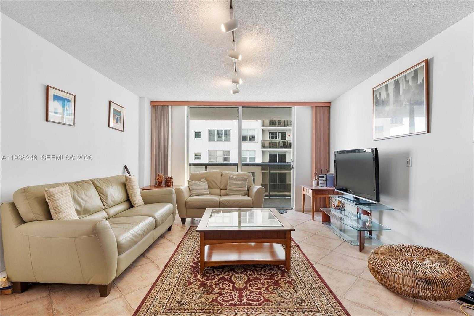 Small Image of 6039 COLLINS AVE #1104, Miami Beach Number 7