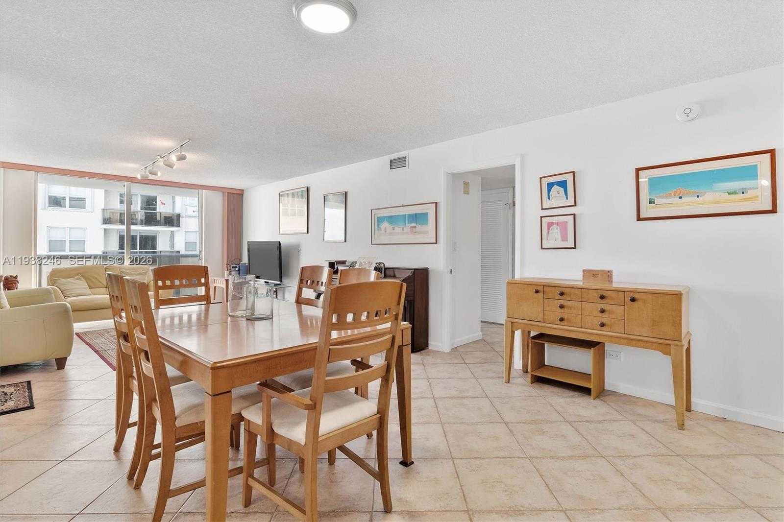 Small Image of 6039 COLLINS AVE #1104, Miami Beach Number 8