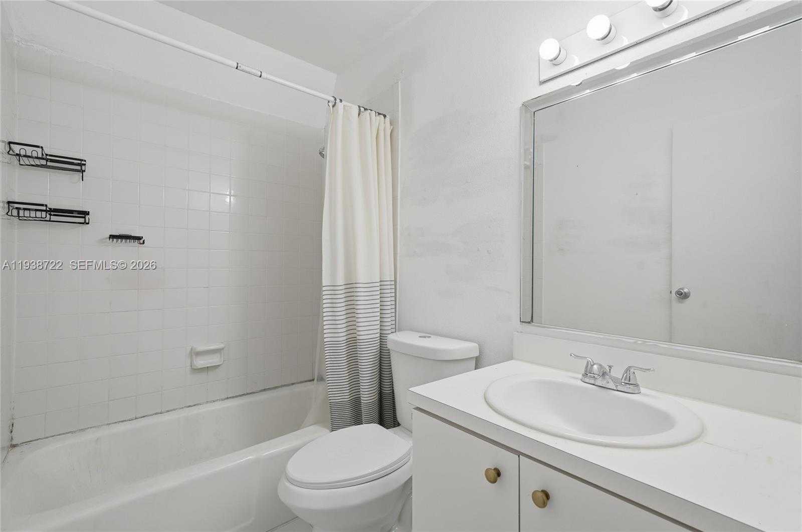 Small Image of 17911 NORTH WEST 68TH AVE #P207, Hialeah Number 12