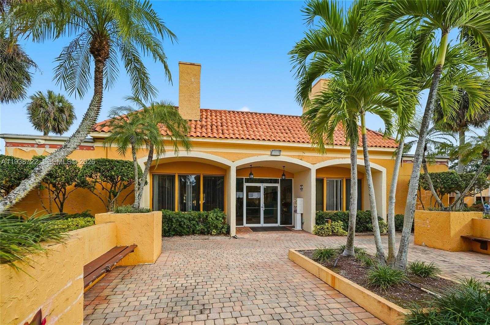 Small Image of 17911 NORTH WEST 68TH AVE #P207, Hialeah Number 14