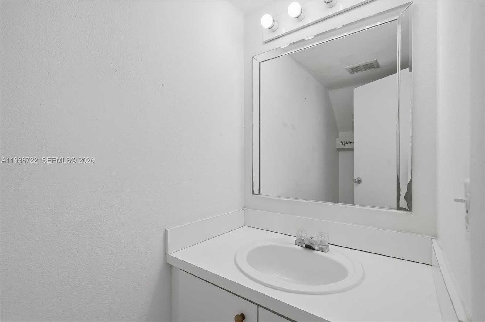 Small Image of 17911 NORTH WEST 68TH AVE #P207, Hialeah Number 4