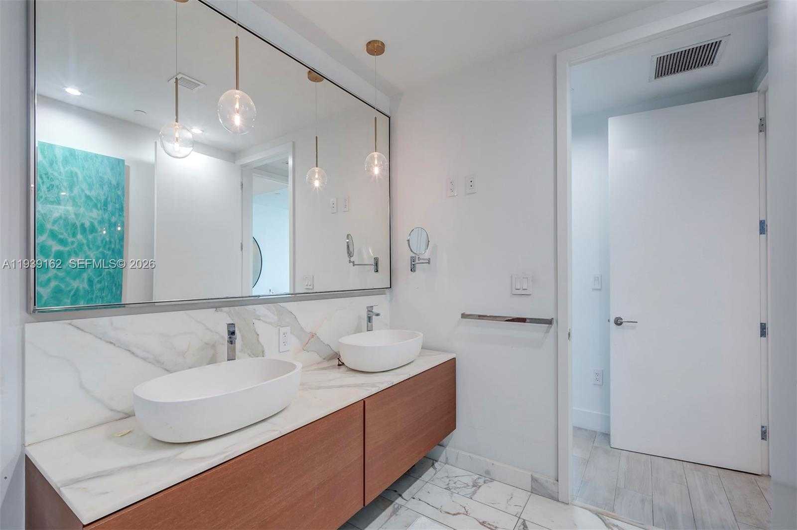 Small Image of 10201 COLLINS AVE #804, Bal Harbour Number 14