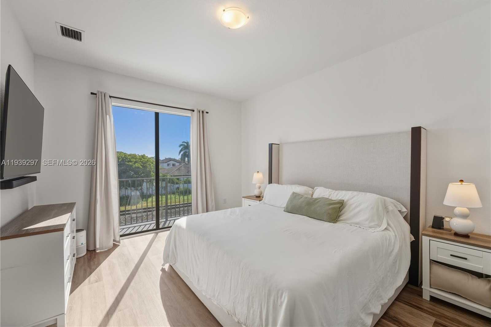 Small Image of 15736 SOUTH WEST 136TH WAY, Miami Number 14