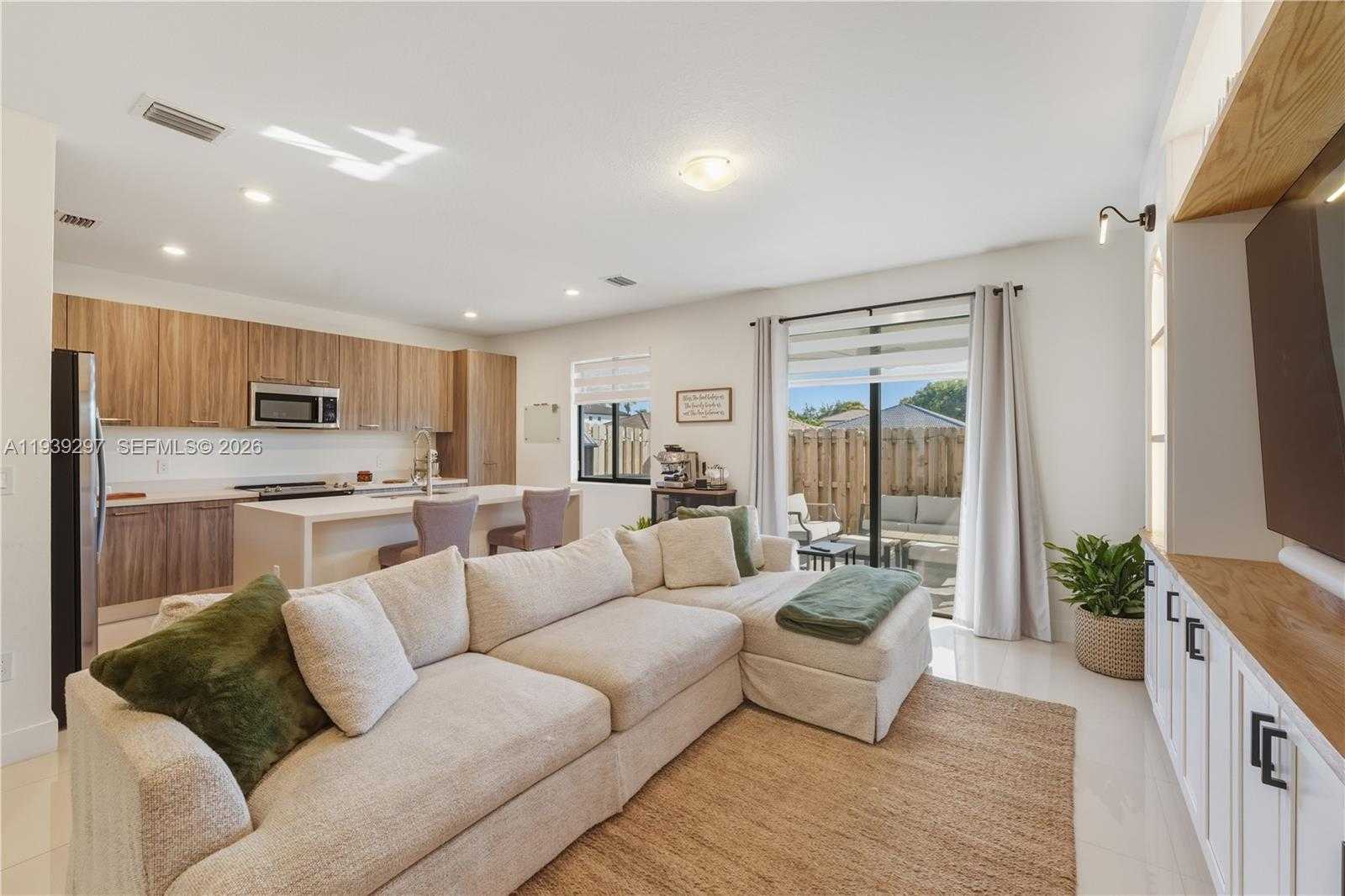 Small Image of 15736 SOUTH WEST 136TH WAY, Miami Number 2