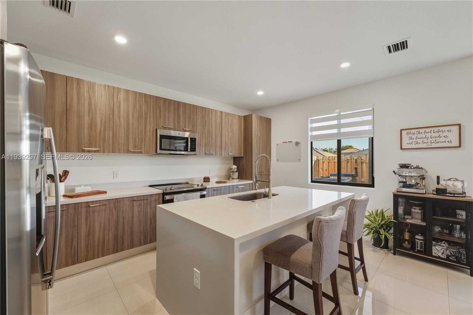 Small Image of 15736 SOUTH WEST 136TH WAY, Miami Number 8