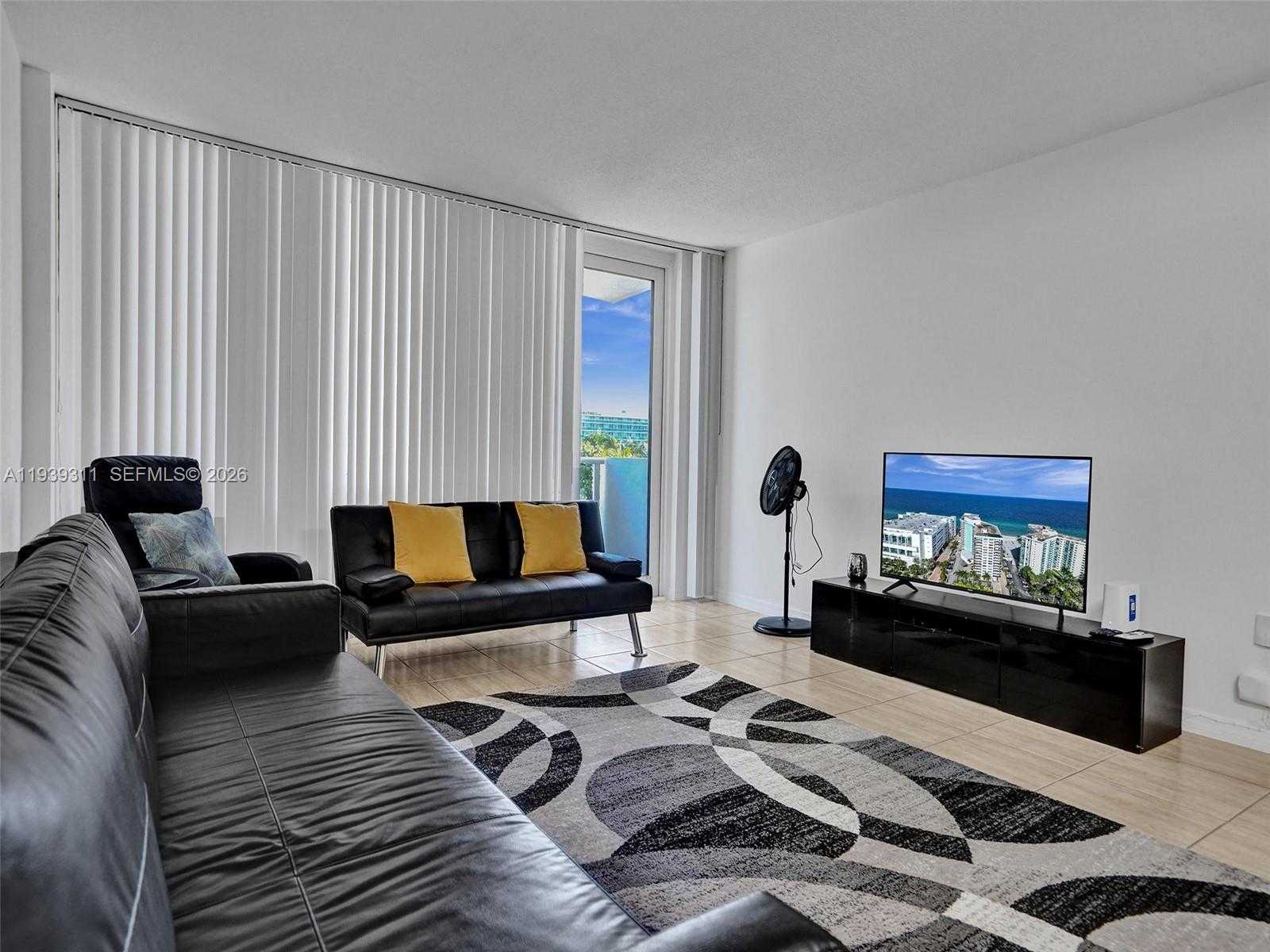Small Image of 3725 SOUTH OCEAN DR #520, Hollywood Number 2