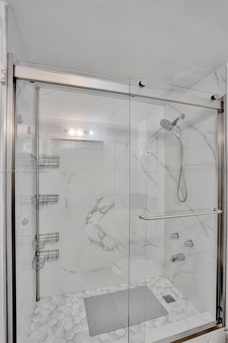 Small Image of 3725 SOUTH OCEAN DR #520, Hollywood Number 21