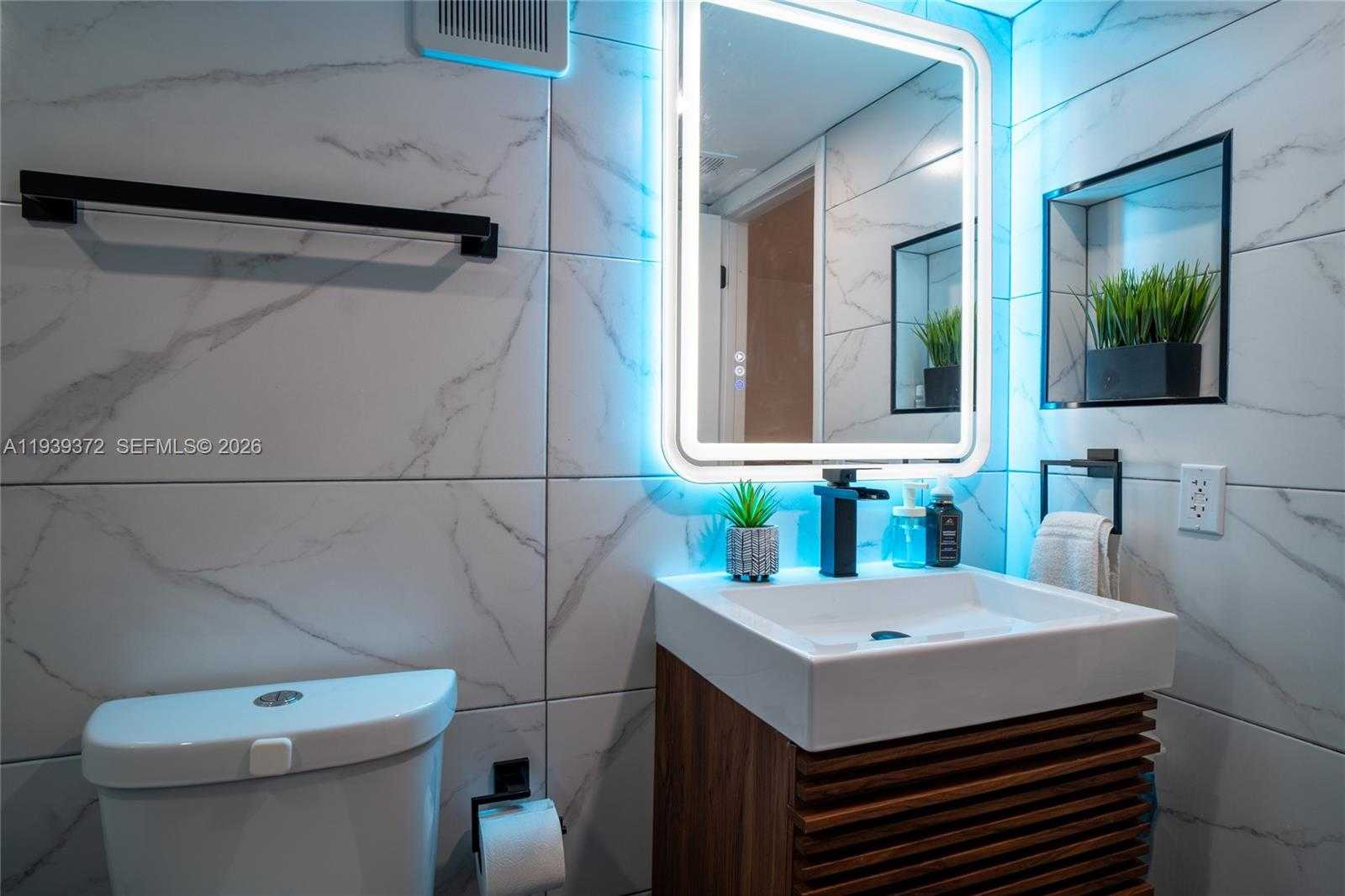 Small Image of 17505 NORTH WEST 67TH PL #D-11, Hialeah Number 26