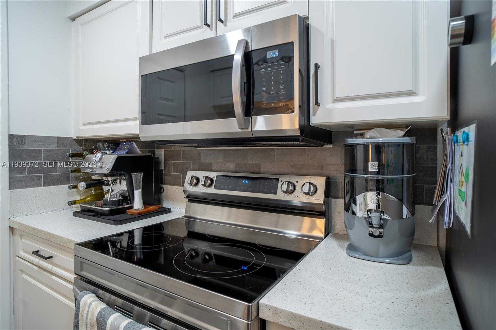 Small Image of 17505 NORTH WEST 67TH PL #D-11, Hialeah Number 9