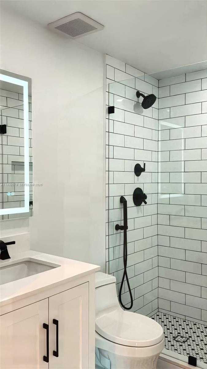 Small Image of 6001 NORTH OCEAN DR #1204, Hollywood Number 16