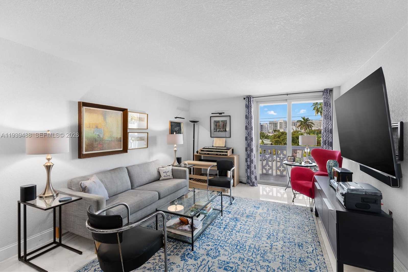 Small Image of 1020 MERIDIAN AVE #416, Miami Beach Number 2
