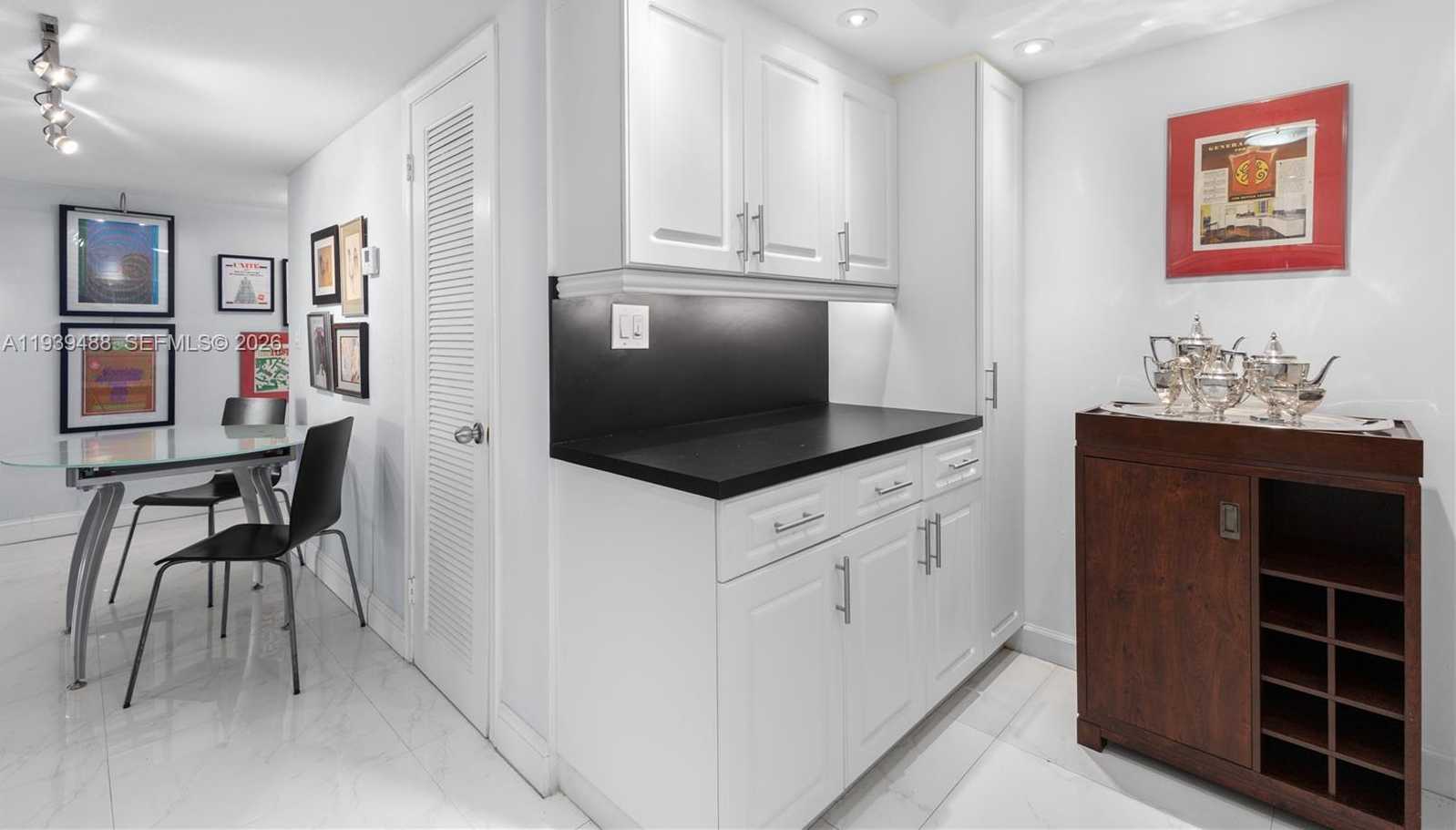 Small Image of 1020 MERIDIAN AVE #416, Miami Beach Number 7