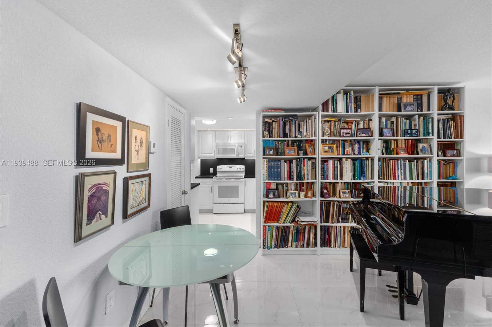 Small Image of 1020 MERIDIAN AVE #416, Miami Beach Number 9