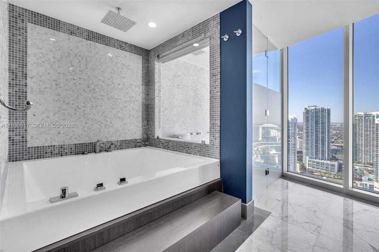 Small Image of 200 BISCAYNE BOULEVARD WAY #4202, Miami Number 15