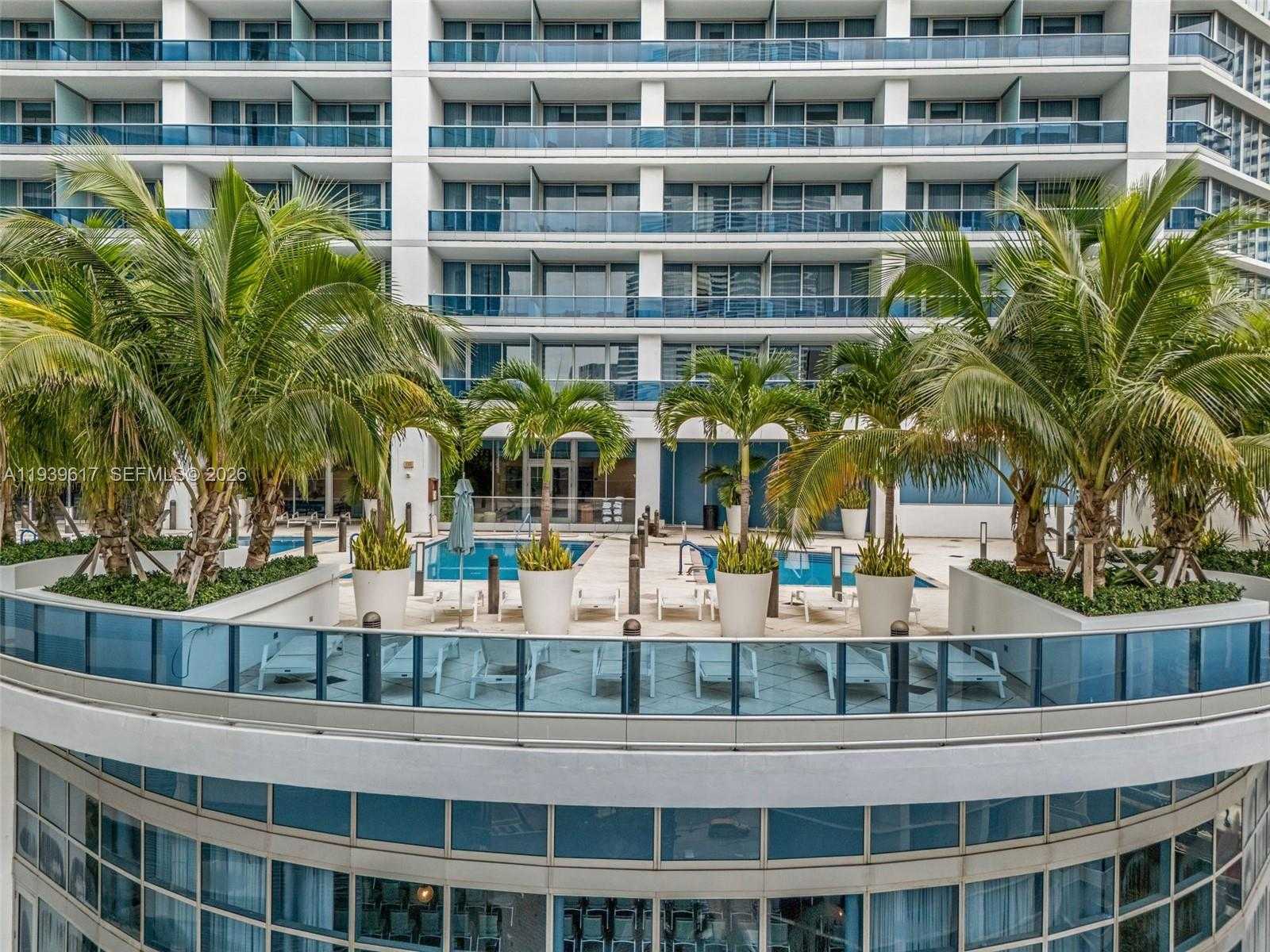 Small Image of 200 BISCAYNE BOULEVARD WAY #4202, Miami Number 27