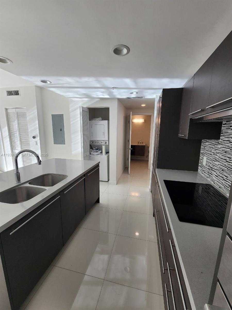 Small Image of Doral Number 3