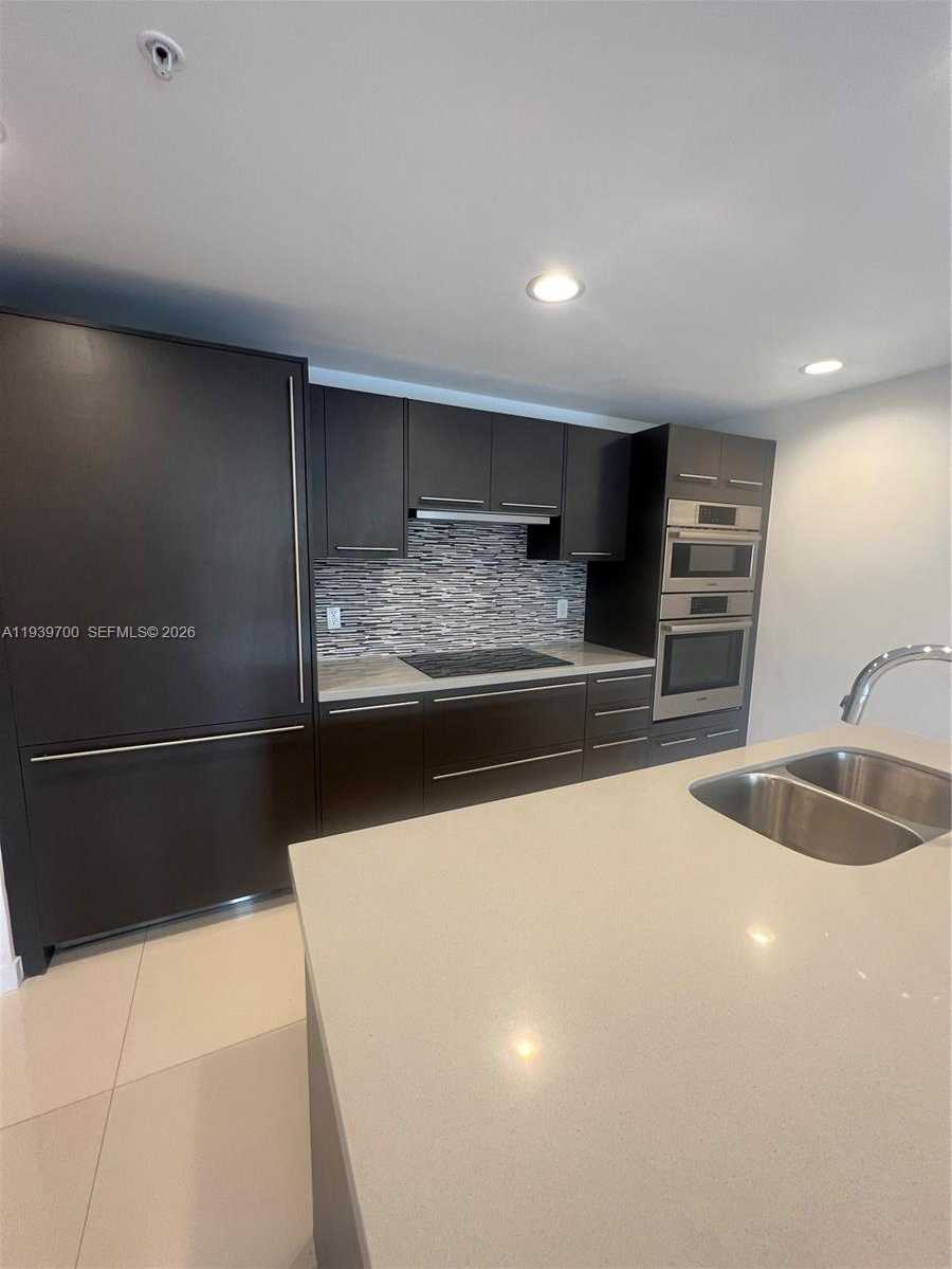 Small Image of Doral Number 4