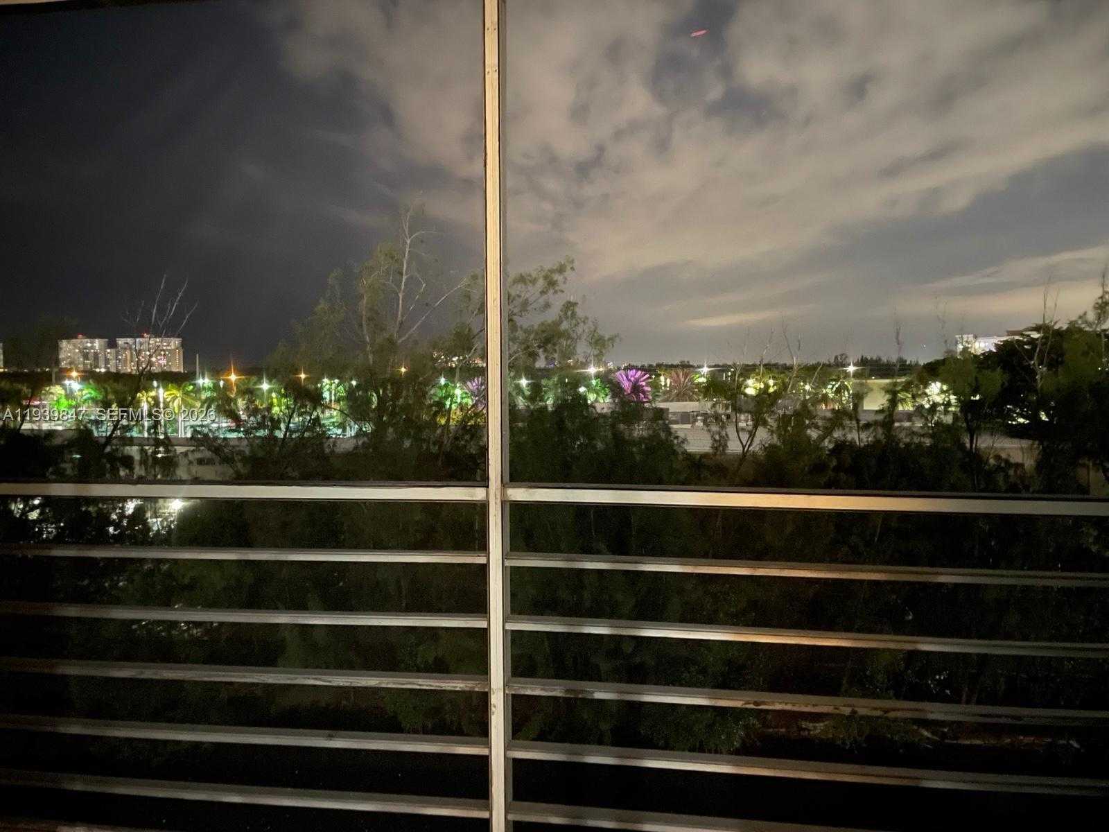 Small Image of 3660 NORTH EAST 166TH ST #607, North Miami Beach Number 4