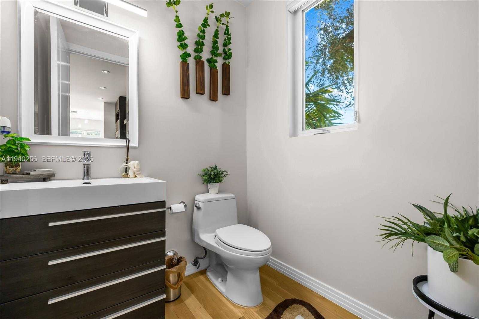 Small Image of 1317 NORTH EAST 2ND ST, Fort Lauderdale Number 11