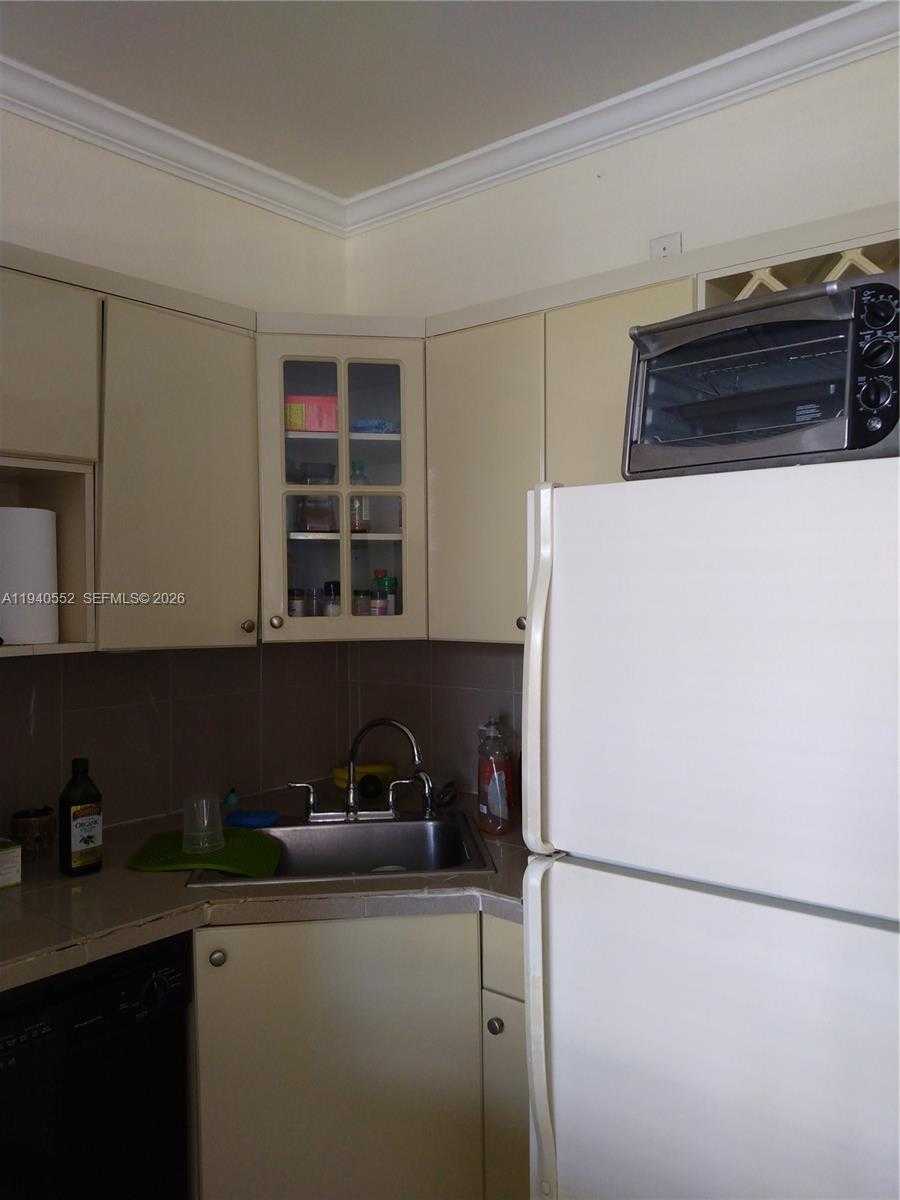 Small Image of 700 BILTMORE WAY #216, Coral Gables Number 6