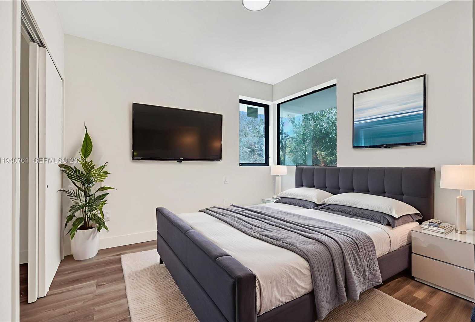 Small Image of 3071 HIBISCUS ST, Miami Number 19