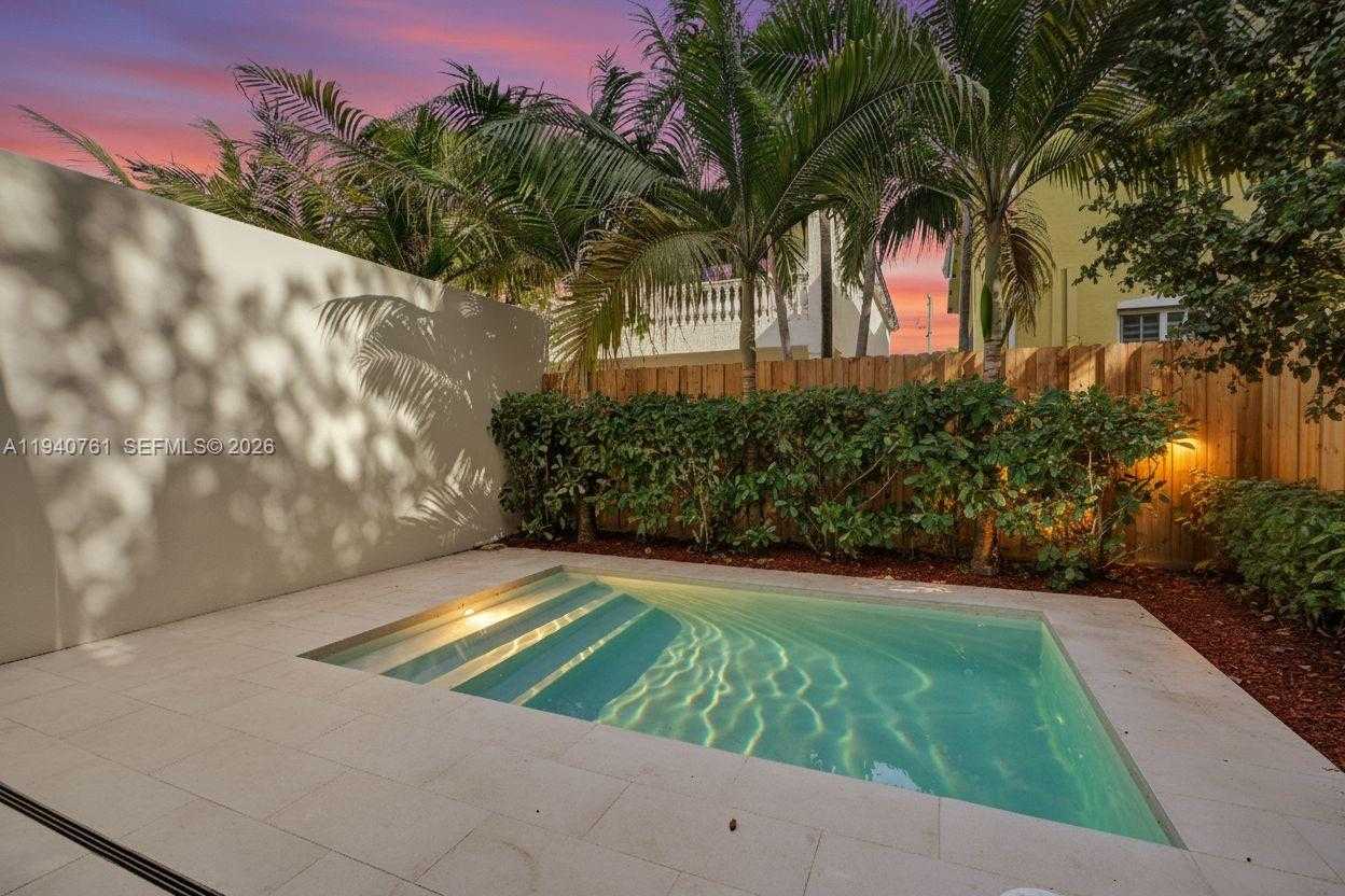 Small Image of 3071 HIBISCUS ST, Miami Number 21