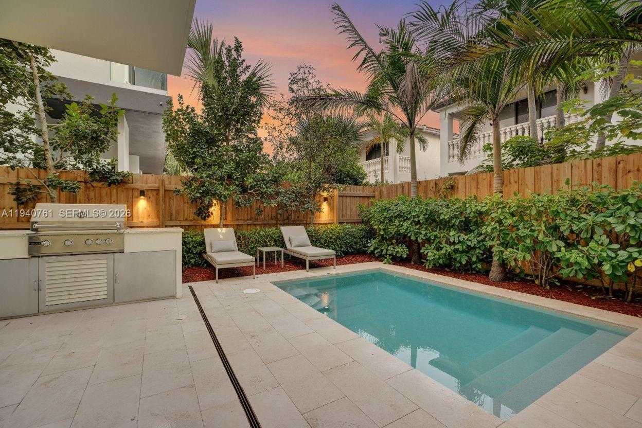 Small Image of 3071 HIBISCUS ST, Miami Number 3