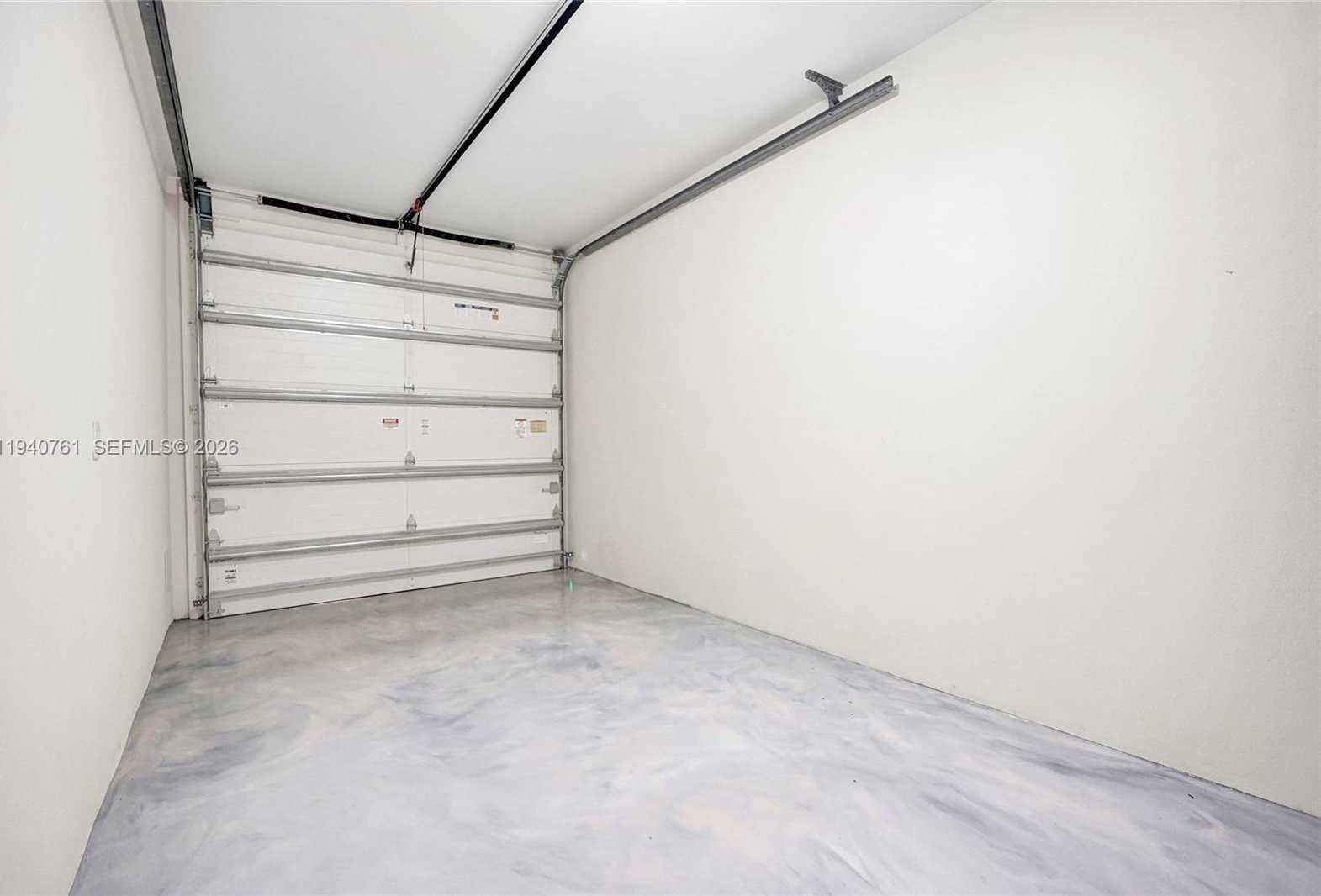 Small Image of 3071 HIBISCUS ST, Miami Number 39