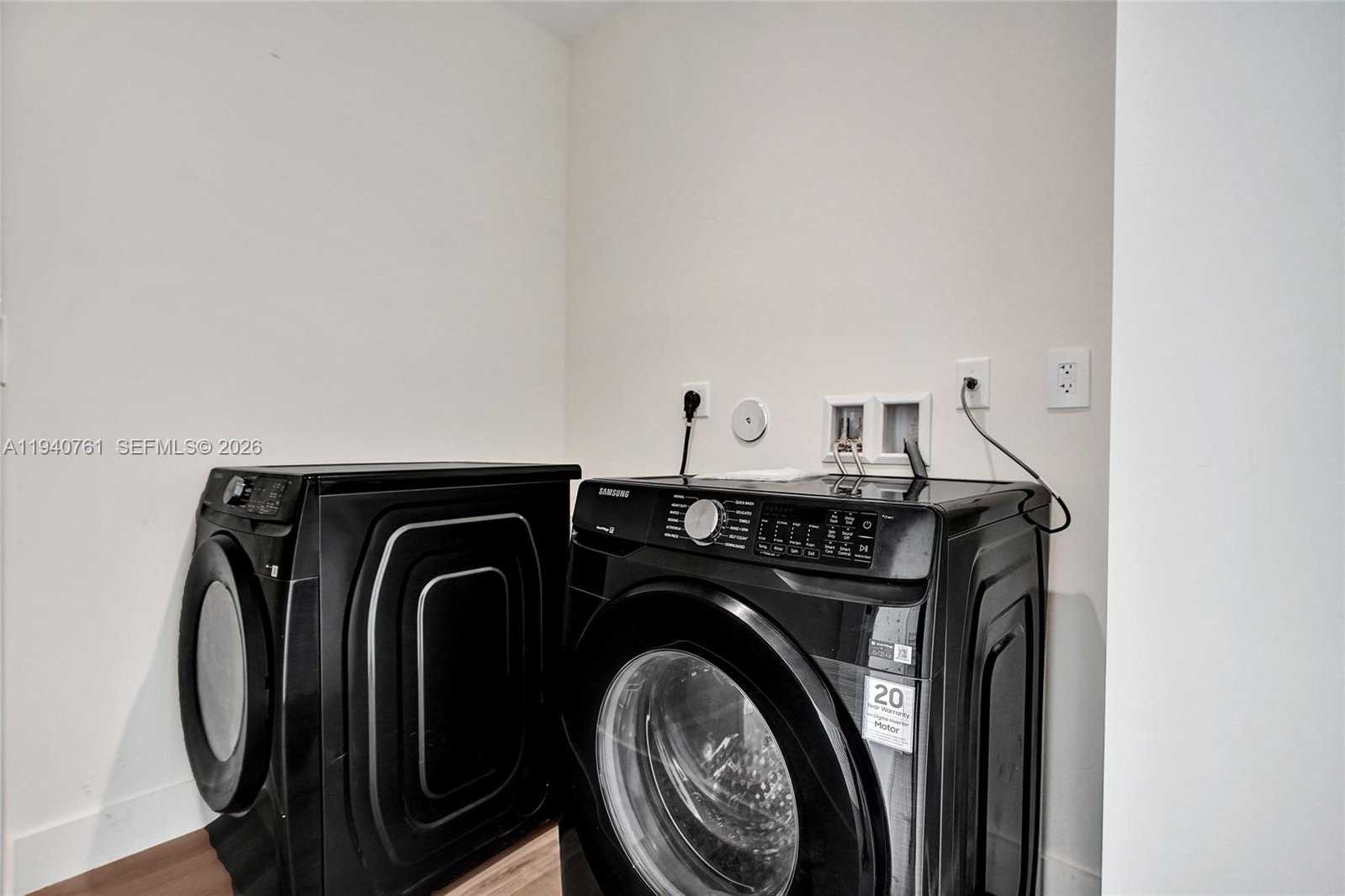 Small Image of 3071 HIBISCUS ST, Miami Number 42