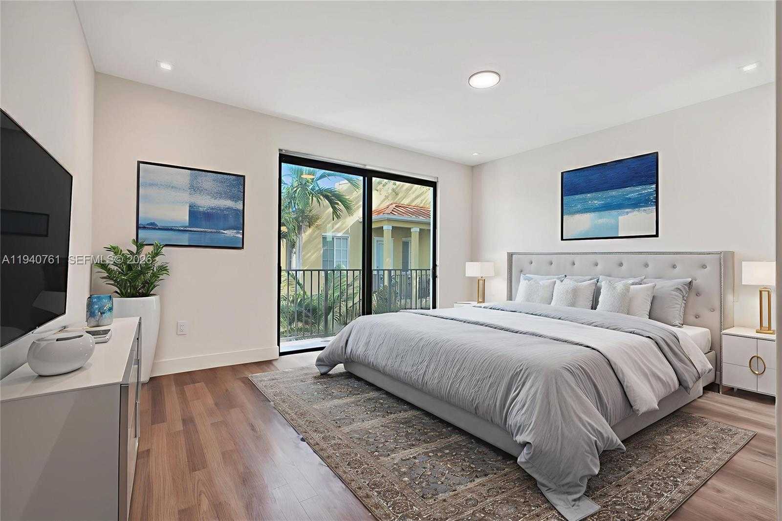 Small Image of 3071 HIBISCUS ST, Miami Number 5