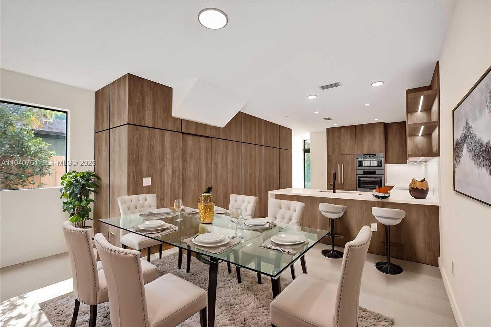 Small Image of 3071 HIBISCUS ST, Miami Number 9