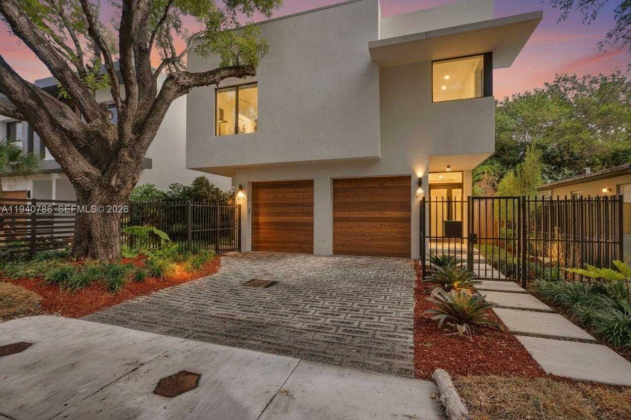 Small Image of 3073 HIBISCUS ST, Miami Number 12
