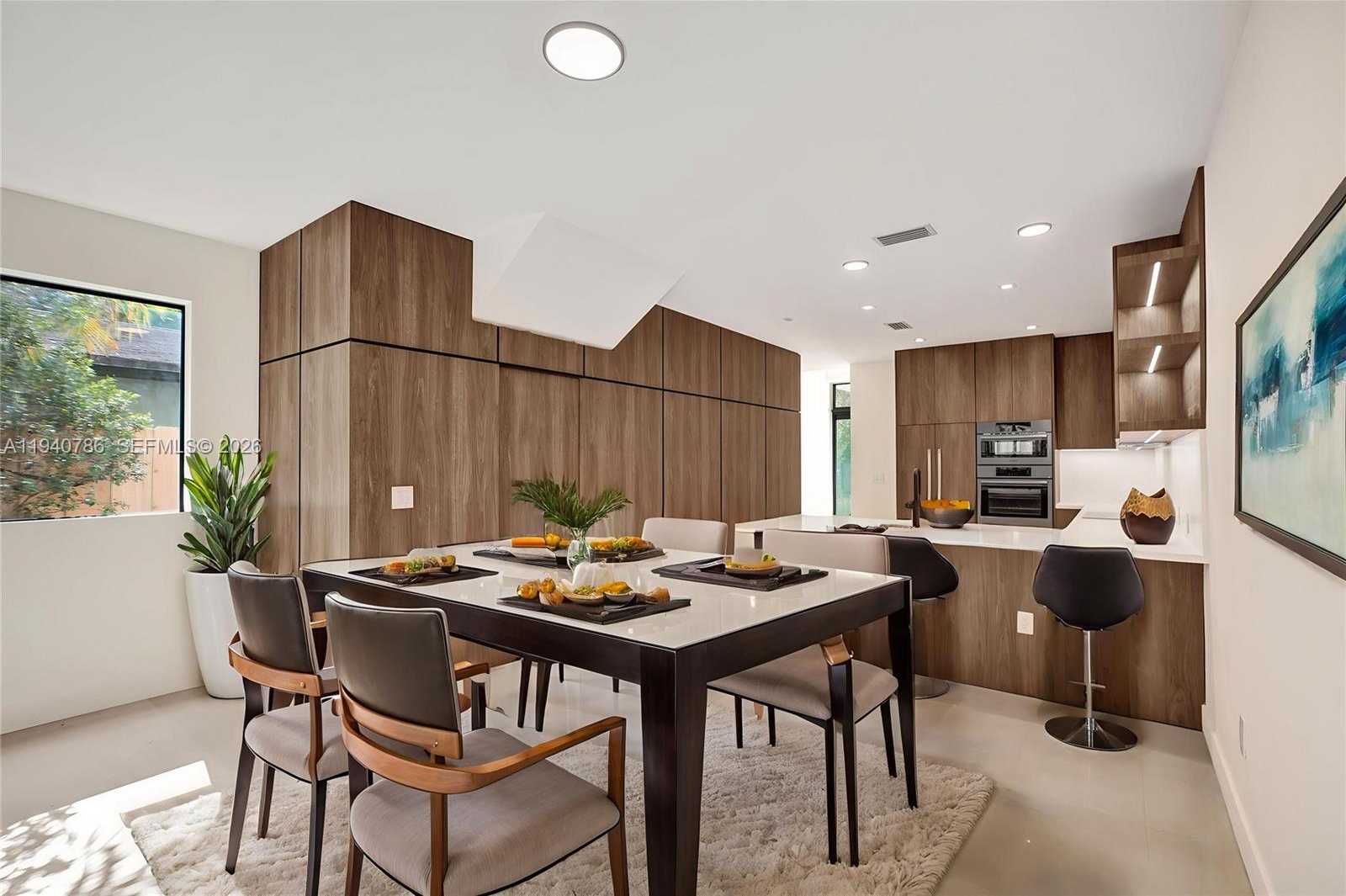 Small Image of 3073 HIBISCUS ST, Miami Number 2