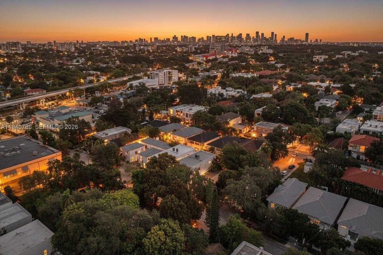 Small Image of 3073 HIBISCUS ST, Miami Number 26